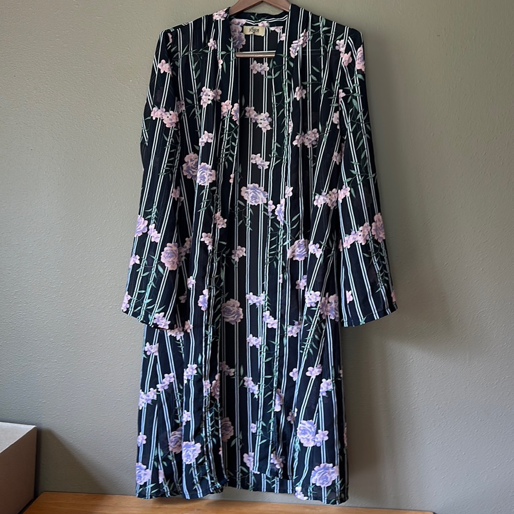 Women’s Jorja kimono; size med